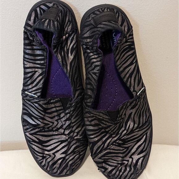 Toms Other - Toms girls shoes 